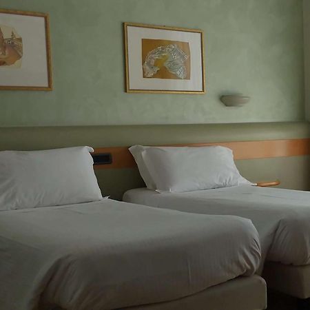 Best Western Hotel Leonardo Da Vinci Έρμπα Εξωτερικό φωτογραφία