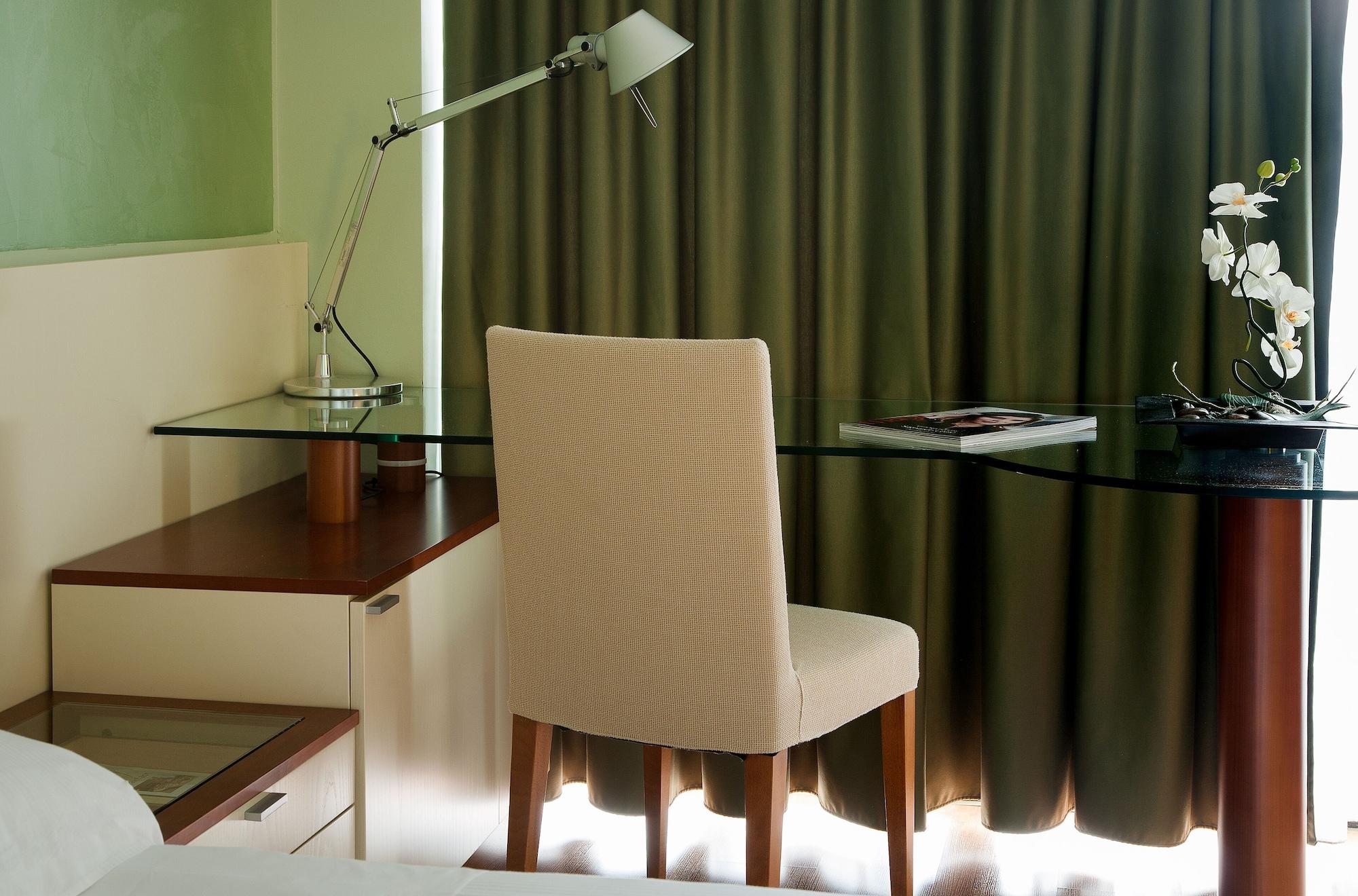 Best Western Hotel Leonardo Da Vinci Έρμπα Εξωτερικό φωτογραφία