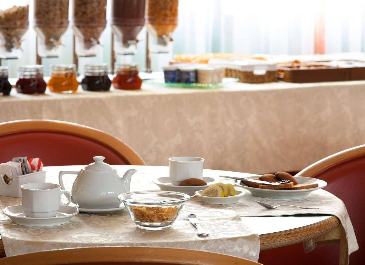 Best Western Hotel Leonardo Da Vinci Έρμπα Εξωτερικό φωτογραφία