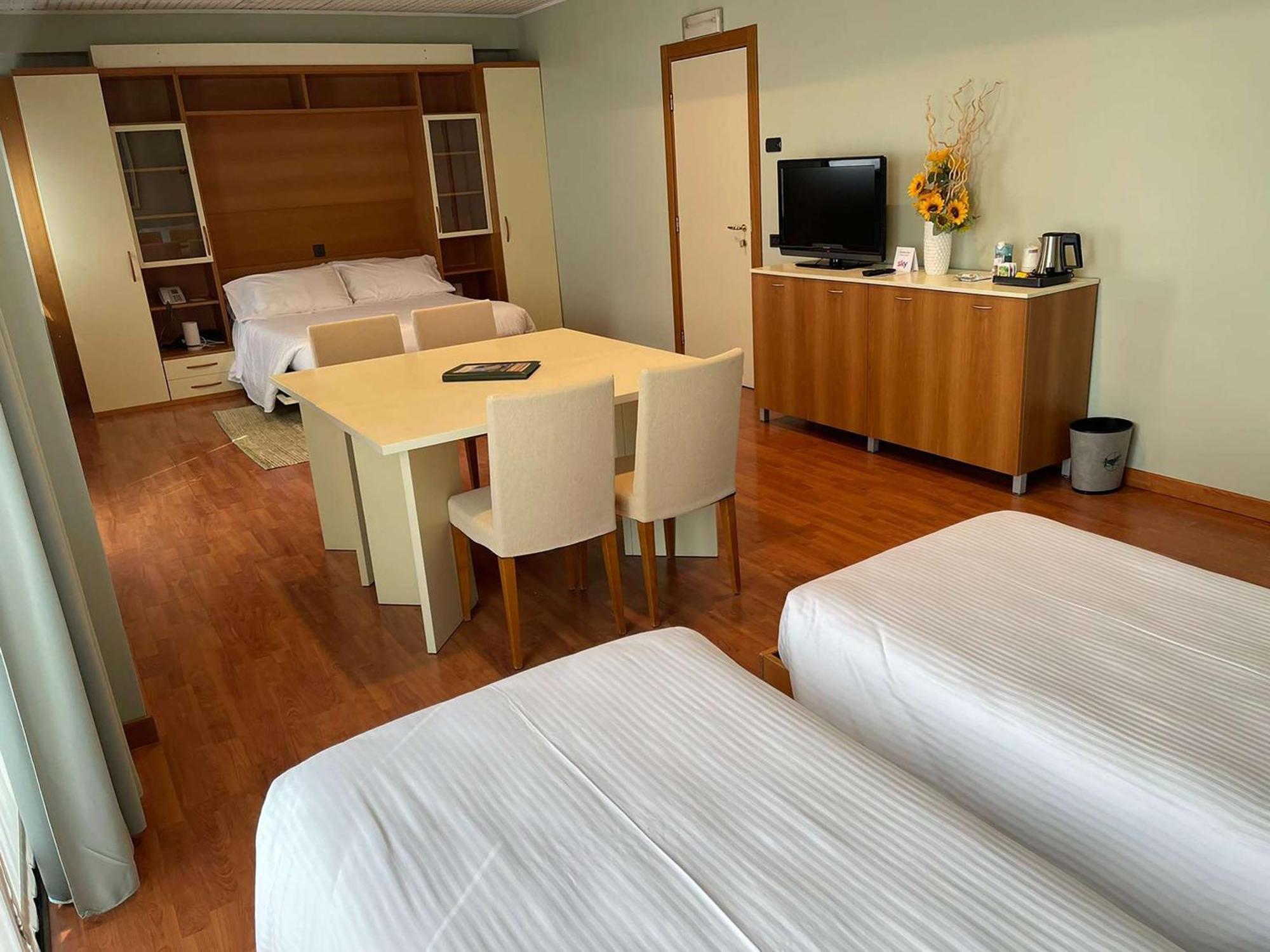 Best Western Hotel Leonardo Da Vinci Έρμπα Εξωτερικό φωτογραφία