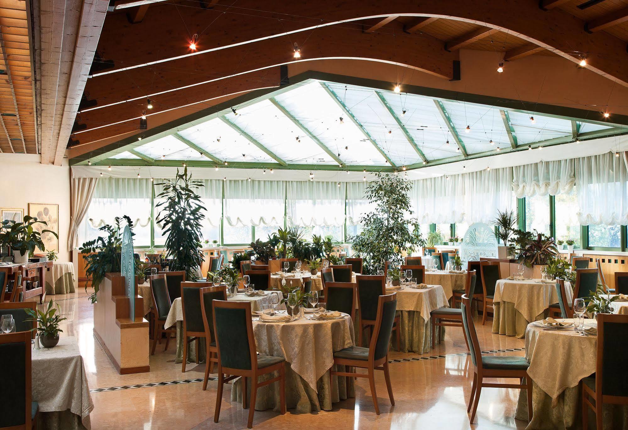 Best Western Hotel Leonardo Da Vinci Έρμπα Εξωτερικό φωτογραφία