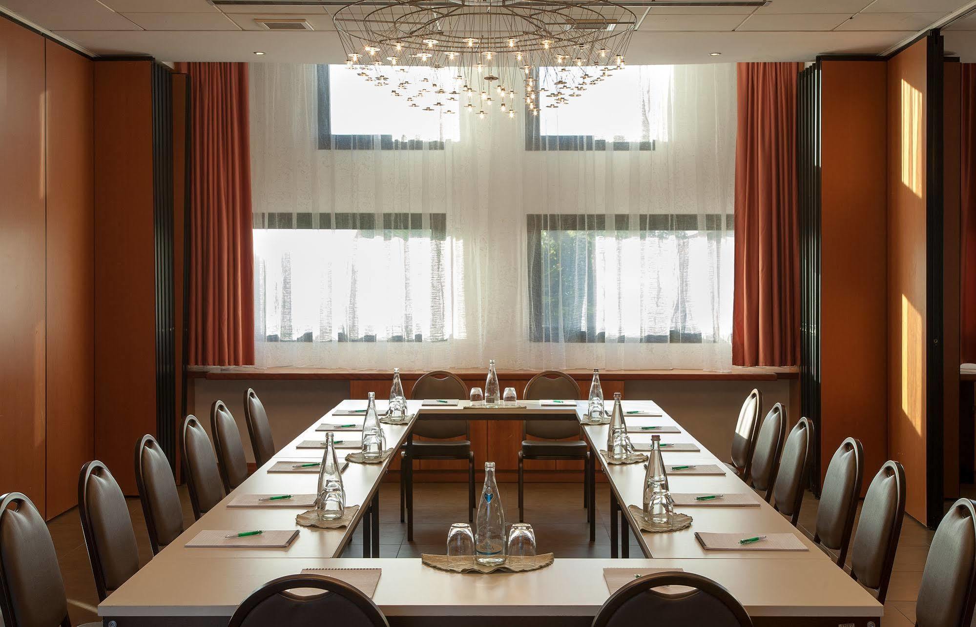 Best Western Hotel Leonardo Da Vinci Έρμπα Εξωτερικό φωτογραφία